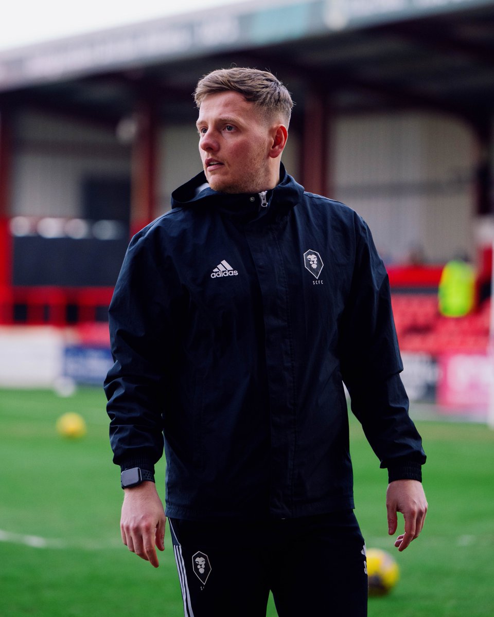 Wishing all the best to Head Physiotherapist Sam Kelly, who worked his final fixture for Salford City last weekend after two years with The Ammies 🦁🔴

Thank you and good luck in the future, Kells!