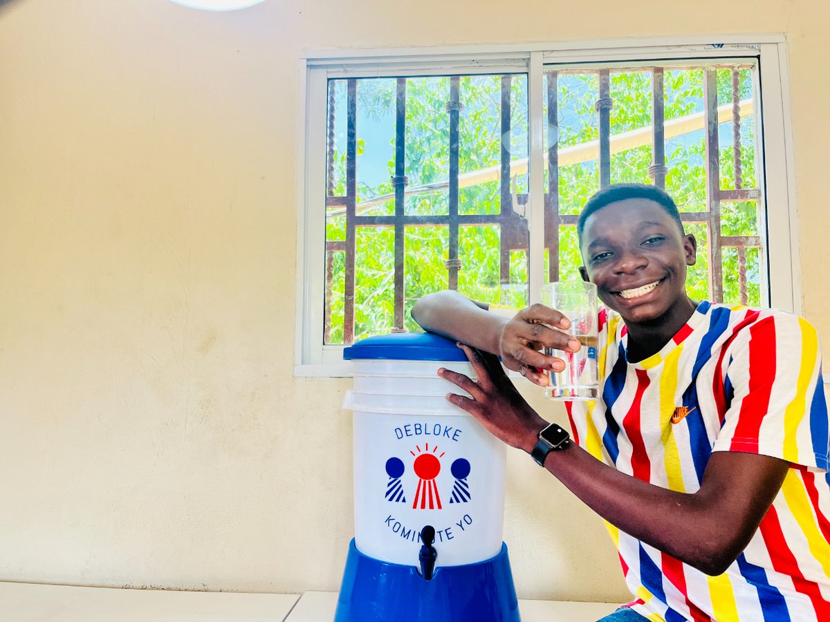 UnlockingCMTY's tweet image. Let's raise our glasses to celebrate the pleasure of having clean drinking water at home. 
Health and hydration for all!

#HydrationCelebration #HomeHydrationJoy  #WaterAtHome #HydrateHappiness #PureWaterLiving #HealthyHydration #RaiseYourGlasses #WaterForAll