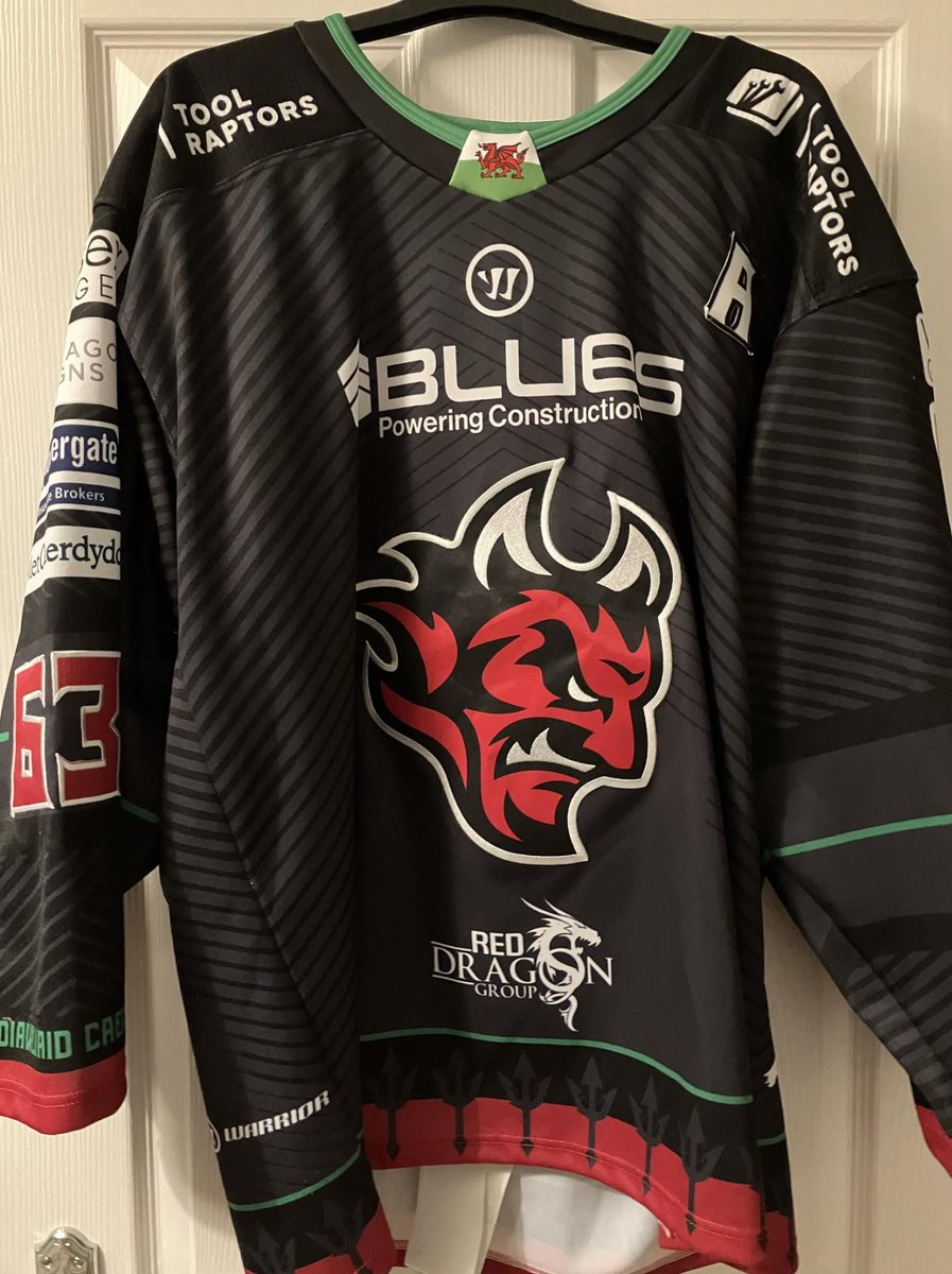 NeilHoskins77's tweet photo. **FOR TRADE**….

I have a black alternate 2023/24 @cardiffdevils game worn jersey of forward Trevor Cox available for a TRADE ONLY at this point. Owner is looking for one sized XXL (this one is labelled XL), and preferably a red or white. Won’t consider goalie cut sizes

😈🏒🏴󠁧󠁢󠁷󠁬󠁳󠁿 https://t.co/SxHJD9tAuQ