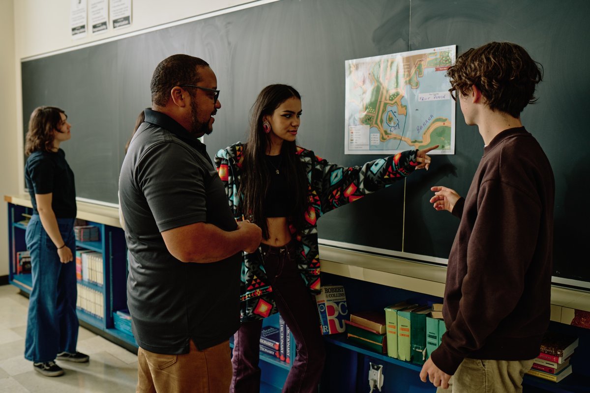 democratieCA's tweet image. Associez #géographie et éducation civique grâce à cette ressource amusante, qui propose aux élèves de créer leur propre carte électorale.

Pour commander la ressource Cartographie des circonscriptions électorales :
electionsetdemocratie.ca/cartographie-d…