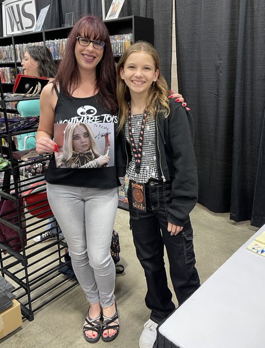 Happy Birthday Amie Donald/Megan!!!! 🎈🖤  #megan #HorrorMovies https://t.co/1NHf6JkiBg<a href="/tag/megan"class="tags">#megan</a><a href="/tag/horrormovies"class="tags"><span>#horrormovies</span></a>