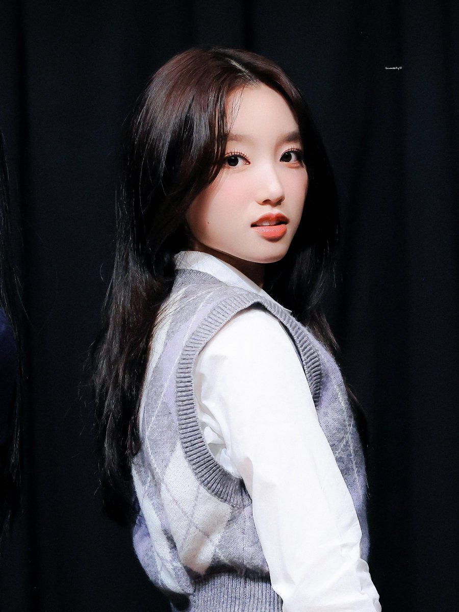 오래오래 같이 나아가자 6주년 축하해🩵

#루셈블 #Loossemble #고원 #GoWon
#6YearsWithGoWon