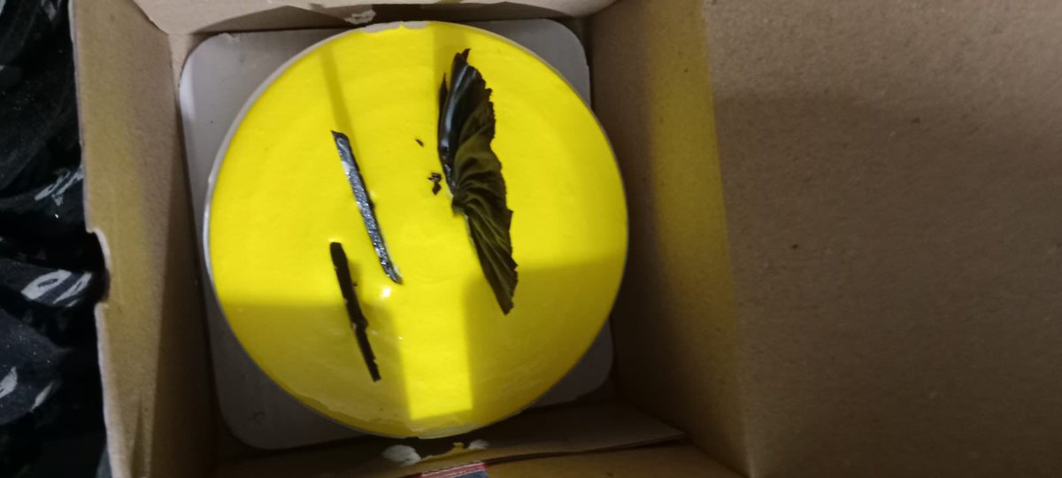 RajputRobin's tweet image. 🚨 Urgent Issue: @zomato   @zomatocare  disappointed with my recent cake order for my niece's birthday. Received the wrong cake &amp;amp; no candle! 🎂 Need assistance ASAP to make her day special. 
Order id    5532997089
   #CustomerService #CakeEmergency