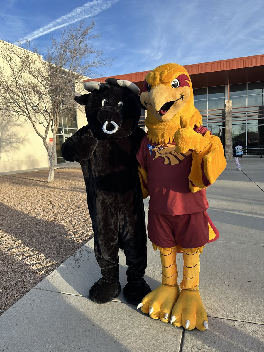 Eagles making sure the <a href="/TomLeaES/">Tom Lea Elementary School</a> Brave Bulls have a great day today!