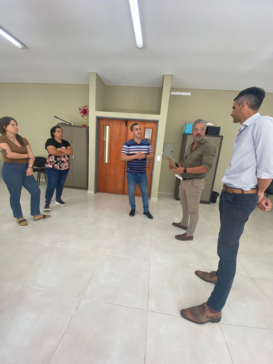 FabianMantau's tweet photo. Junto a mis pares, miembros de la #CPPT recorrimos el Centro de Prevención y Asistencia Integral de las Adicciones.
Fuimos recibidos por el Subsecretario de Prevención de Adicciones, Roberto Padilla, con quién recorrimos y conocimos las instalaciones y el recurso humano del lugar https://t.co/5dx2p1KGb4