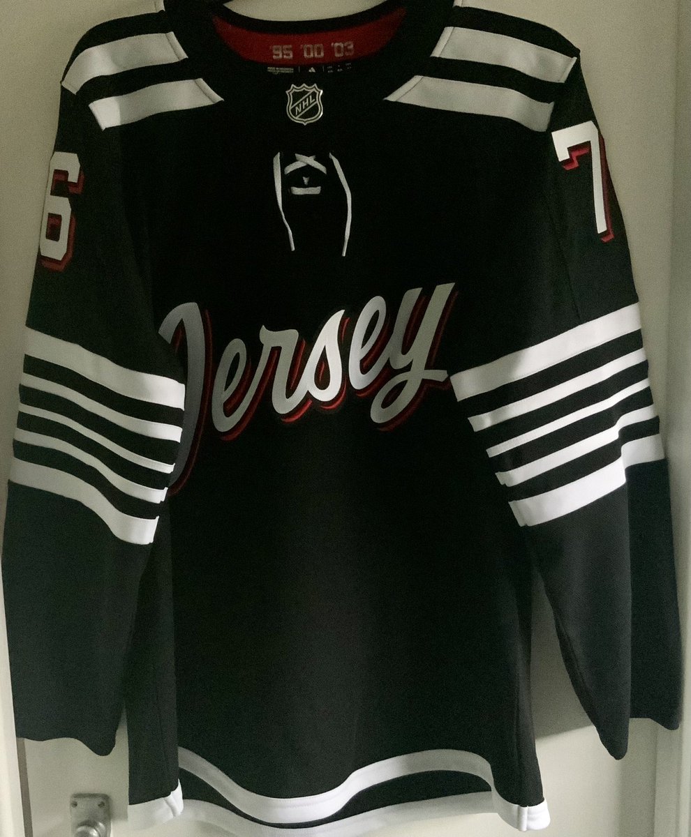NeilHoskins77's tweet photo. *FOR SALE*

Adidas 2021/22 Pro Player New Jersey Devils black Primegreen Alternate jersey of now retired Defenceman PK Subban. Sized as US 50, it has quality stitched detail and has a fight strap. Never been worn since purchase, so is in excellent condition

£150

@cardiffdevils https://t.co/LHdU0Tzhqj