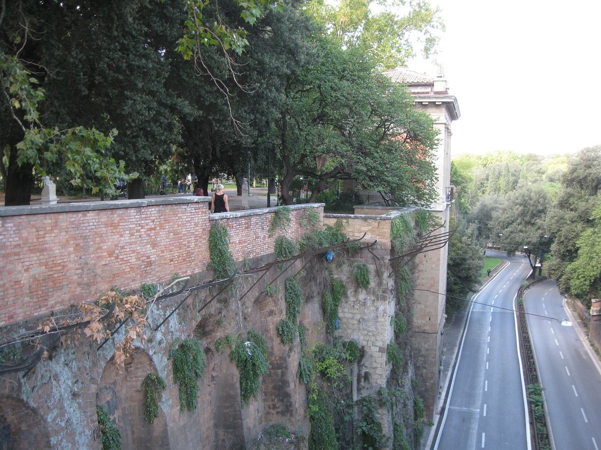 📓 #pillolediroma 👉 facebook.com/gianlucaguidat… Sapevate perché il cosiddetto Muro Torto, a Roma, si chiama così? E a quale strano mistero sarebbe legato? ❤ #unaguidaturisticaroma #atourguiderome #romeisus #rome #roma #guidaturistica #laculturanonsiferma #romatiamo #muro #mura