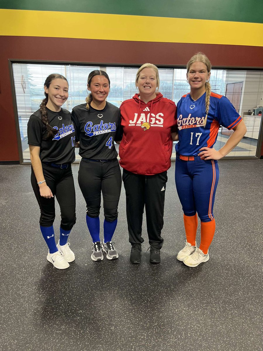 had a great time @IUPUISoftball learned a lot of new things thank you to all the coaches and players that helped!! <a href="/06Gators/">Indiana Gators 18u Premier Lloyd</a> <a href="/CoachMandy13/">Mandy Sansbury🥎</a> <a href="/Beirne_10/">Elisabeth Beirne</a>