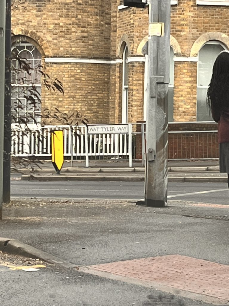 Listening to the latest <a href="/TheRestHistory/">The Rest Is History</a> episode whilst sitting at a red traffic light on Wat Tyler Way. A nice little irony there 😜 <a href="/dcsandbrook/">Dominic Sandbrook</a> <a href="/holland_tom/">Tom Holland</a>