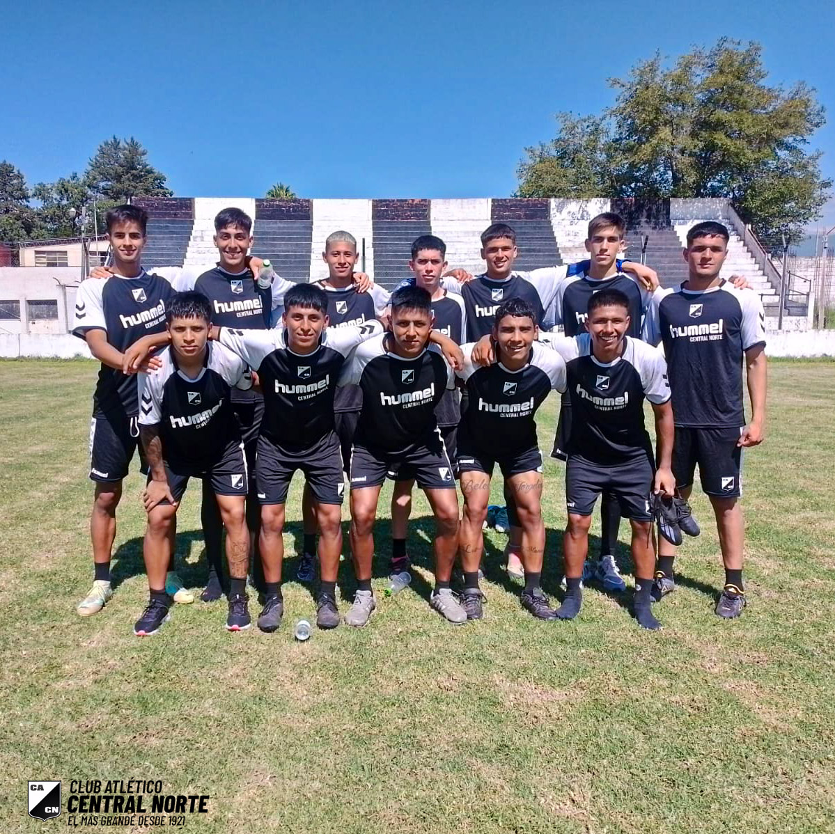 CentralNorte | 🐣 ¡El semillero también es parte! 

Del Nido de Cuervos al Doctor Luis Güemes

Arrancó la tercera semana de pretemporada, y estos son los pibes seleccionados por el Tano Riggio para continuar con la preparación: Jeremías Vargas (2003), Francisco Punte (2006) 👉🏼