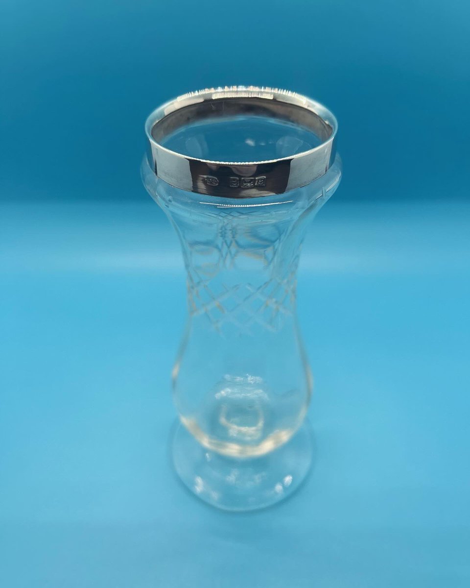 HTNantiques's tweet image. Newly added! Gorgeous #cutglass and #solidsilver rimmed #artnouveau #vase from 1902!

Lots of lovely #antique #vintage #retro items for sale!

happinessnostalgia.etsy.com

#gifts #giftsforhim #giftsforher #giftinspiration #home #decor #homedecor #MHHSBD #smallbusiness #smallbiz