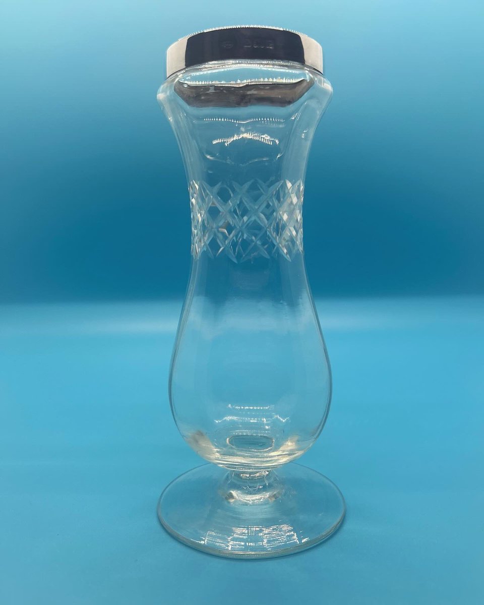 HTNantiques's tweet image. Newly added! Gorgeous #cutglass and #solidsilver rimmed #artnouveau #vase from 1902!

Lots of lovely #antique #vintage #retro items for sale!

happinessnostalgia.etsy.com

#gifts #giftsforhim #giftsforher #giftinspiration #home #decor #homedecor #MHHSBD #smallbusiness #smallbiz