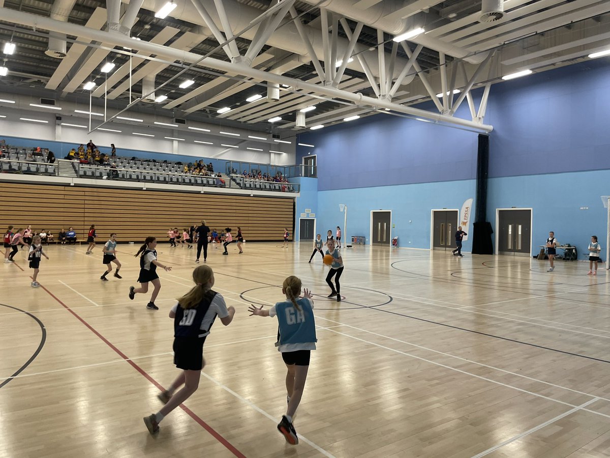 MrsGibson_1's tweet photo. What an amazing day with P6 at the EPSSA winter netball festival! Some fantastic netball skills on display! Great work girls, you should be very proud 🌟 🤩 @Deanparkprimary https://t.co/Lwi9XPF2iJ