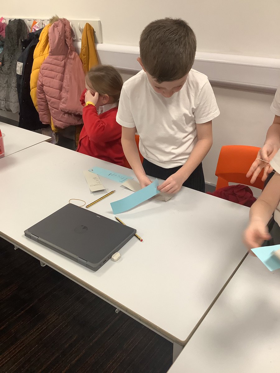 westheathprim's tweet photo. #WHPSClass7 learnt about muscles this afternoon! We used key vocabulary such as Bicep, Tricep, contract and relax to explain our muscle models.
#WHPSScience https://t.co/9s82nABiqY