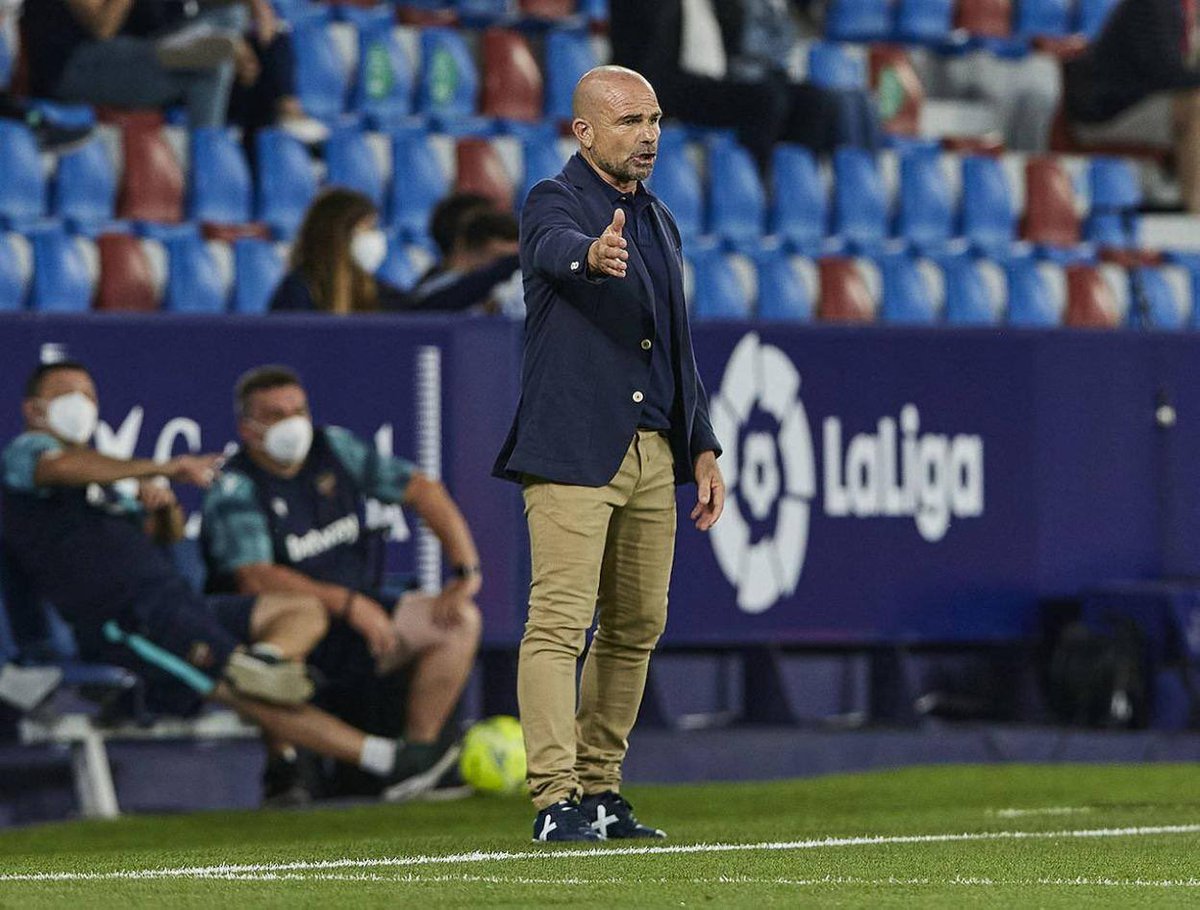 UcvFootball's tweet photo. 🚨 Contaremos también con @PacoLopezEntre1 en el #MIMEVR24, entrenador profesional de fútbol entrenando en equipos como:

➡️ Granada C.F., Levante U.D., Villarreal “B”, Valencia Mestalla, F.C. Cartagena. https://t.co/ewpXfIlGWB