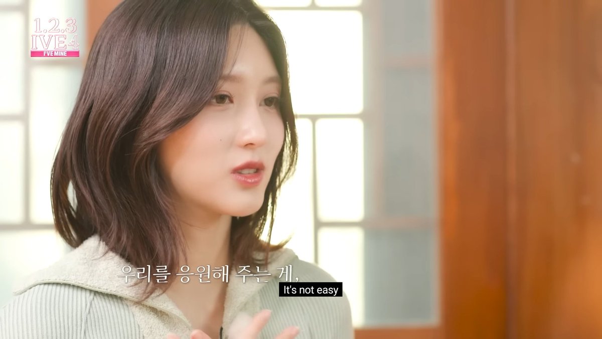 autumnjiwon's tweet photo. [Q. Last words to DIVE]

🐿: It's not easy rooting for us... so that you don't feel like it's a one-way thing, we want to give you love too

ngl the "it's not easy rooting for us part" got my heart hurt like they def know what goes on https://t.co/n4wh7CiLEU