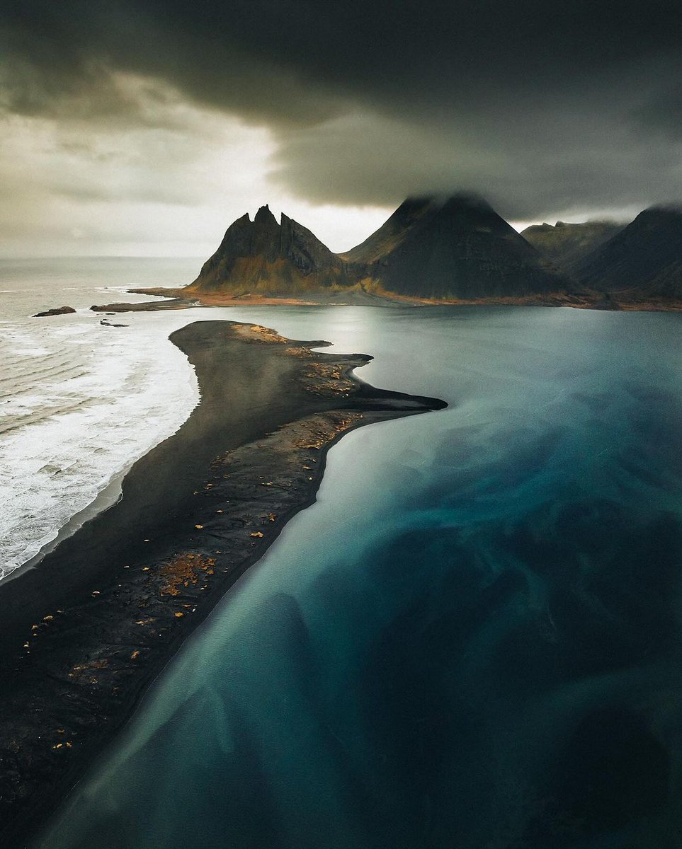 ArchieParris95's tweet photo. There isn't just one option ...
#island #coastline #icelandtrip #travel https://t.co/YPVvpHcJjs