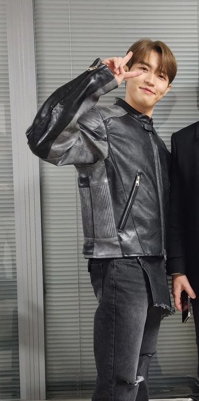 넘 이쁘다 진짜 #김재환