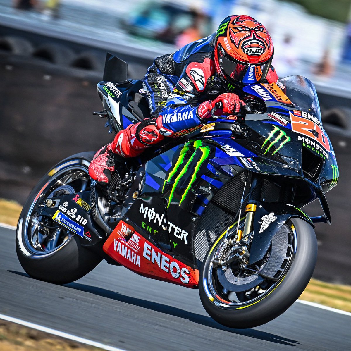 TearOffFR's tweet photo. 🔴 La F1 et le MotoGP envisagent bel et bien d'organiser un week-end commun prochainement ! 👀

Une idée qui est discutée depuis un certain temps maintenant entre les PDG des deux catégories ! 🗣️

Le propriétaire du Grand Prix des Etats-Unis a déjà évoqué la possibilité de faire cet évènement sur le circuit d'Austin ! 🇺🇸

(🗞️ @Motorsport_br / #MotoGP / #F1)