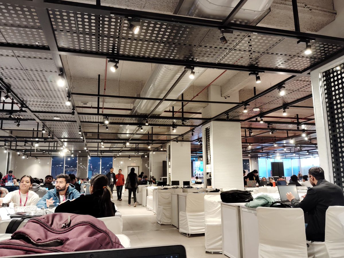 sumitraartsy's tweet image. 🚀 Exciting moments at the #RaccamHackathon! 📸 Check out these snapshots capturing the innovation, collaboration, and passion of our talented teams. 💻🔍 #CodingDreams #TechInnovation #HackathonVibes