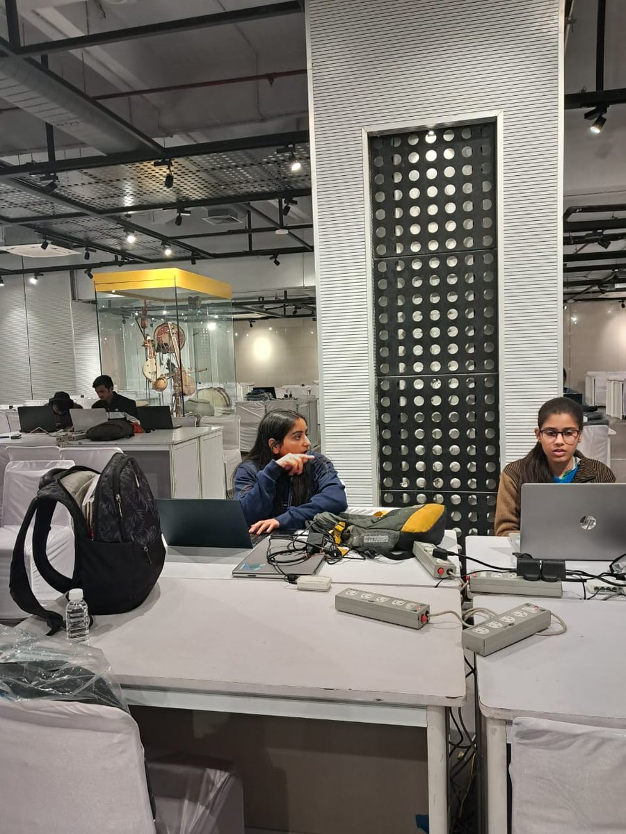 sumitraartsy's tweet image. 🚀 Exciting moments at the #RaccamHackathon! 📸 Check out these snapshots capturing the innovation, collaboration, and passion of our talented teams. 💻🔍 #CodingDreams #TechInnovation #HackathonVibes
