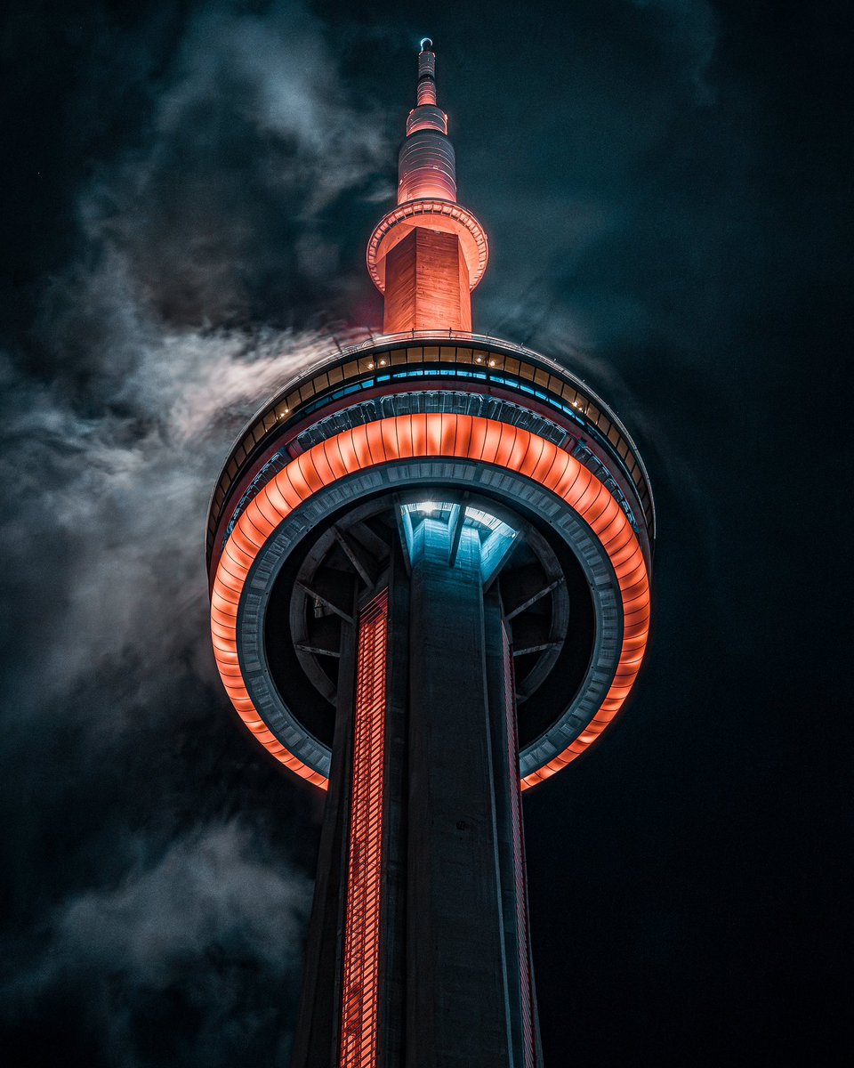 CNタワーが迫力ありすぎた。
#cntower