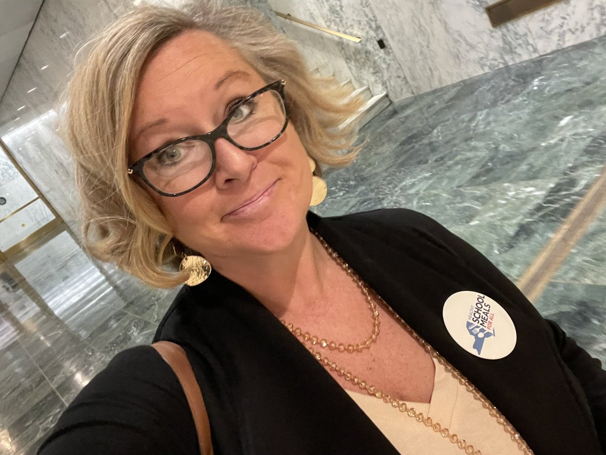 kbelokopitsky's tweet photo. Let’s roll! School Meals for ALL Advocacy Day today! This afternoon, 320,911 kids won’t have access to healthy free school meals. We have work to do! #whyPTA #supportingkids #raisingawareness #dogoodthings4kids @NYSPTA @NewYorkHunger @FoodAdvocatesNY https://t.co/dWZSfHErvN