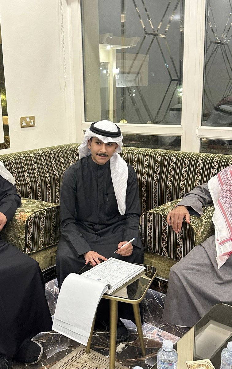 {وَمِنْ آيَاتِهِ أَنْ خَلَقَ لَكُم مِّنْ أَنفُسِكُمْ أَزْوَاجًا}
 
الحمدلله الذي بنعمته تتم الصالحات
   تم بحمد الله وفضله "عقد قراني" 
 سائلاً المولىٰ عز وجل لي ولكم التوفيق
أخوكم : مشاري عبدالله الشليخي