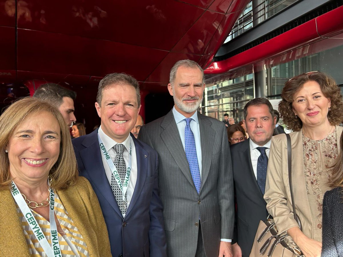 Nuestro Presidente y Secretario General de <a href="/CONACEE/">CONACEE</a> , Óscar Galilea ha acudido acompañado por nuestra gerente Almudena Fernández-Golfín. Allí han coincidido con S.M. el Rey Felipe VI quien ha presidido esta entrega de reconocimientos.