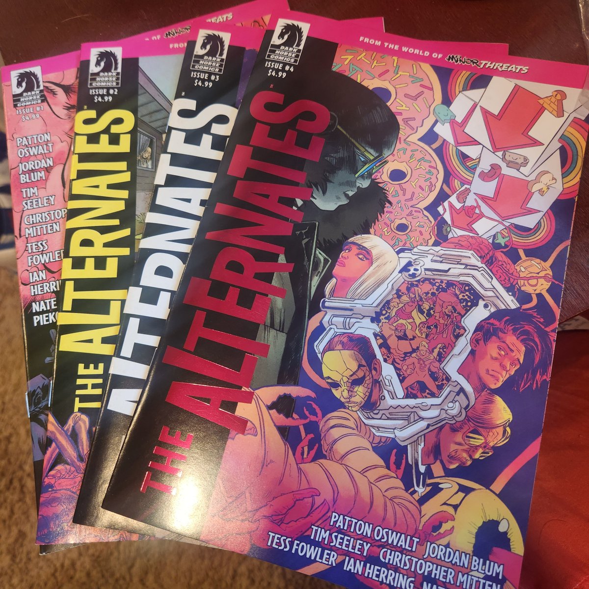 Was finally able to find these bad boys locally in Warwick. 

@DarkHorseComics 

#thealternates #shoplocal