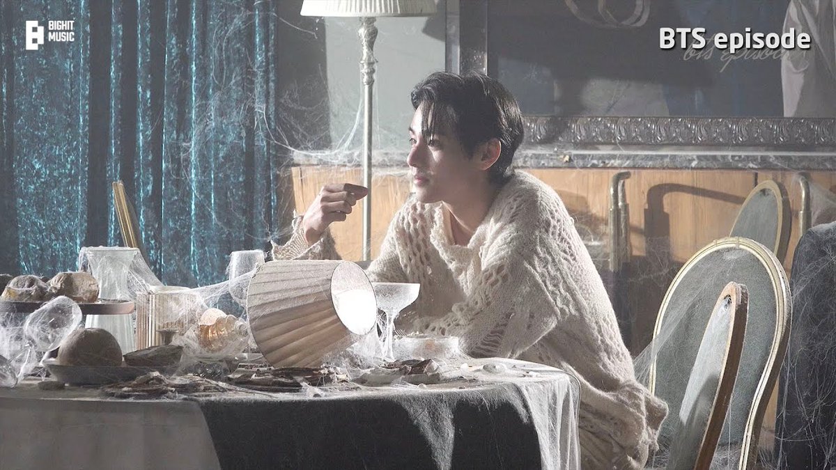 BackTheSoul's tweet photo. 📍 Está disponível no canal do BANGTANTV o episódio dos bastidores do MV de "Love wins all" da IU, com a participação do Taehyung 💜

LINK : https://t.co/ODl7ErWQUr…

#BTS #TAEHYUNG ~ 💌 https://t.co/NsPtnqNuAu