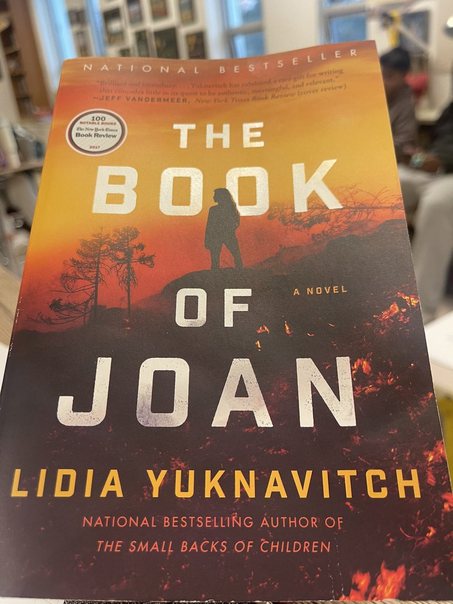 sspeicher's tweet image. Enjoying some science fiction and sharing a unique dystopian society with my classes on the first Independent Reading Day of the #secondsemester 📚