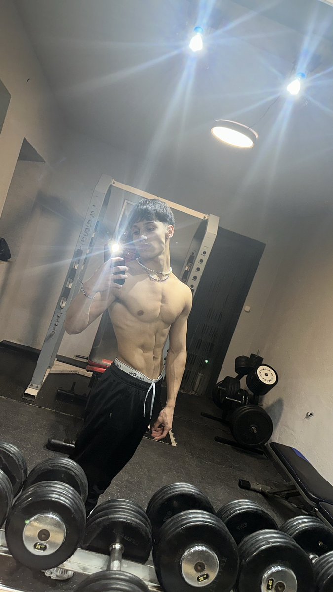 mllanoss_'s tweet image. entrenamos?