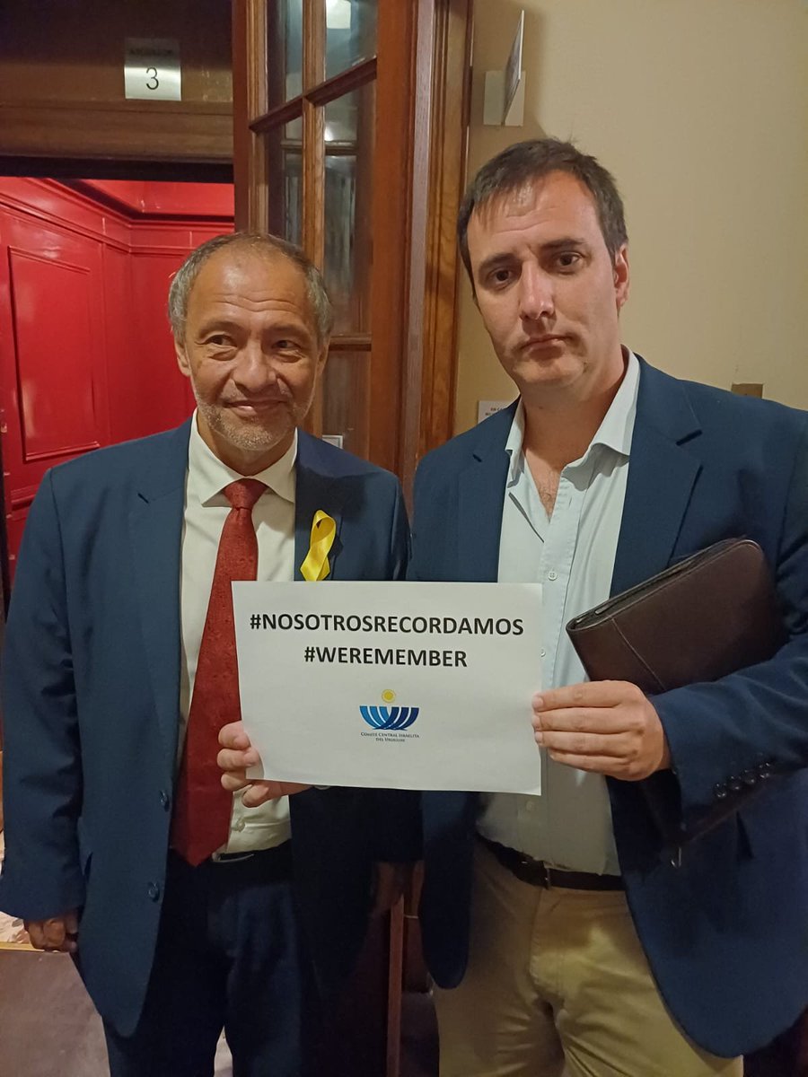 #WeRemember @MaxSapolinski y diputado @Dip_ConradoRod adhiriendo a la campaña @CongresoJudio @WorldJewishCong