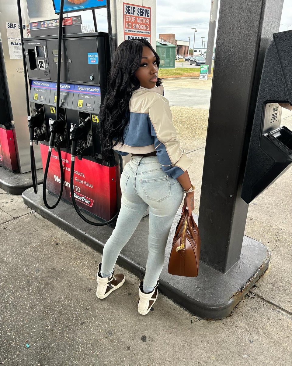 _tizzight's tweet image. Always in my lane , the fast one 💨💋