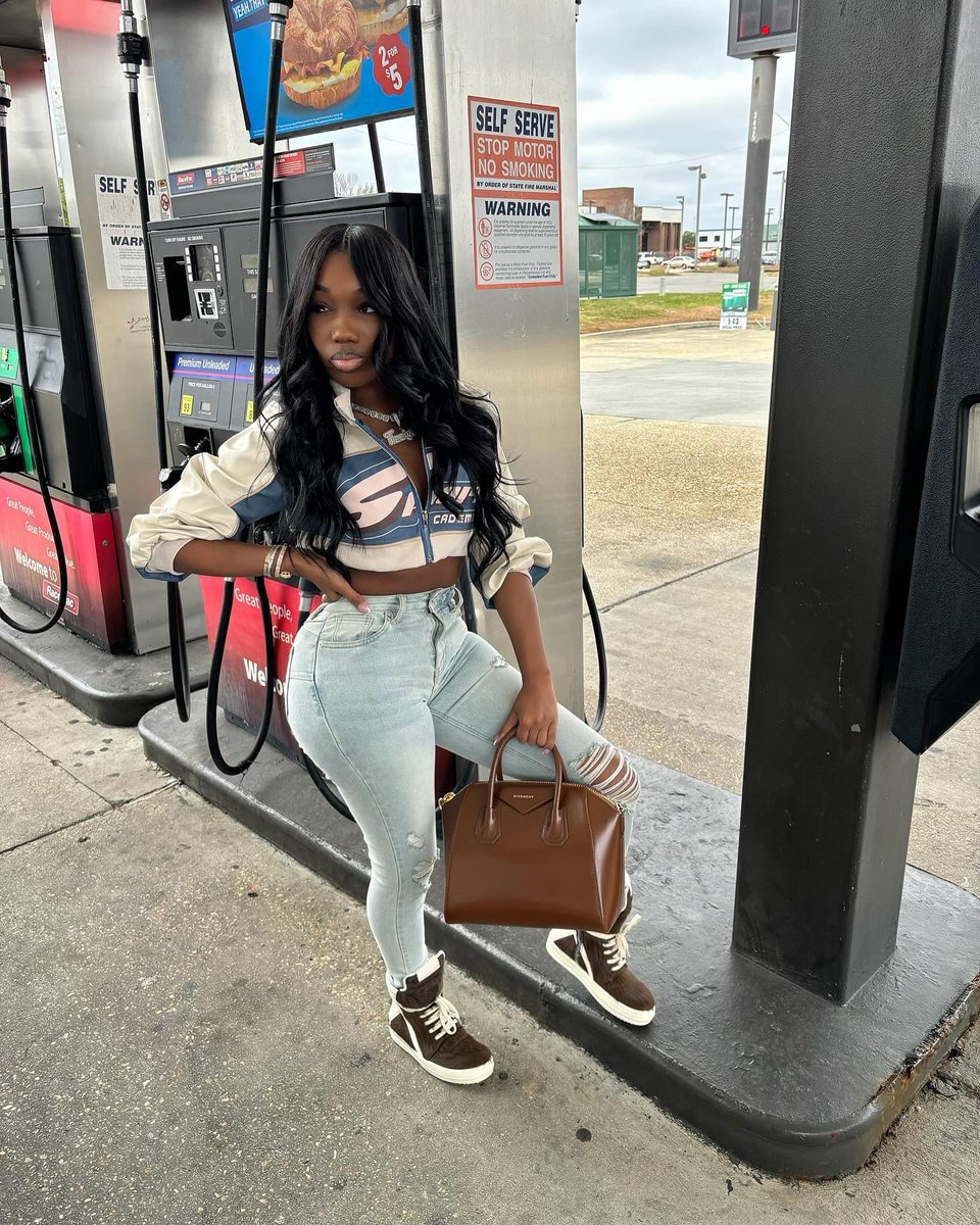 _tizzight's tweet image. Always in my lane , the fast one 💨💋
