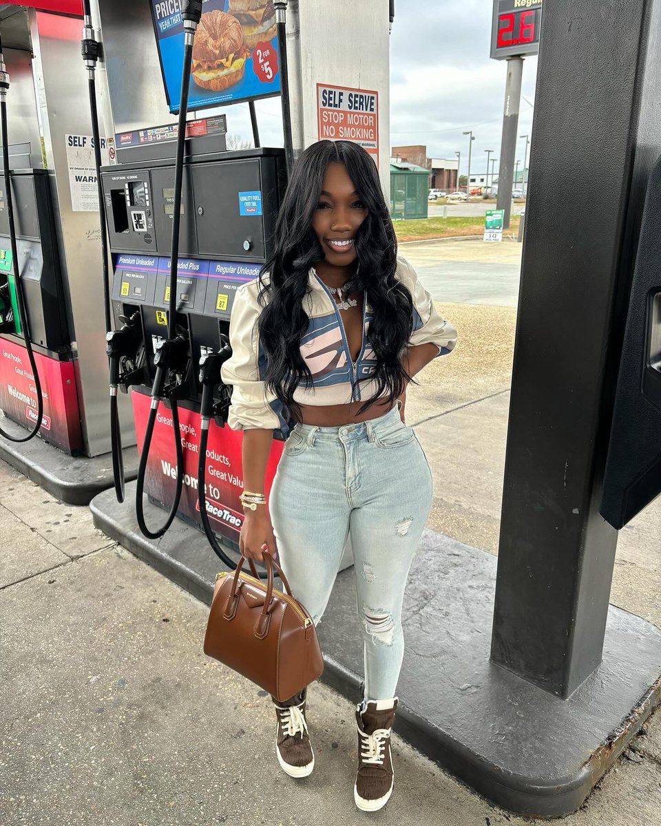 _tizzight's tweet image. Always in my lane , the fast one 💨💋