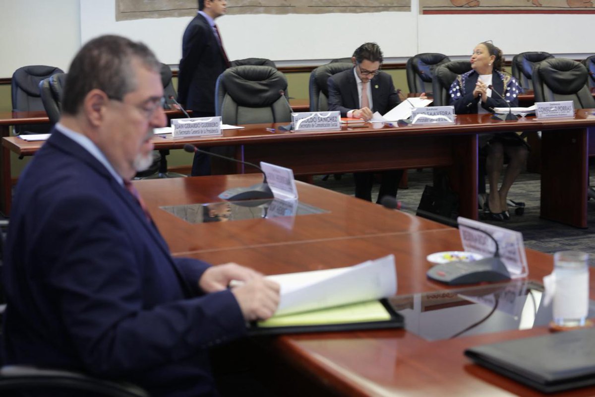 CanalAntigua's tweet photo. La reunión se realiza a puerta cerrada y se prevé una conferencia de Prensa a las 11:00 horas. ⬇️

#Reunión #PuertaCerrada https://t.co/fxTPzKrcOy