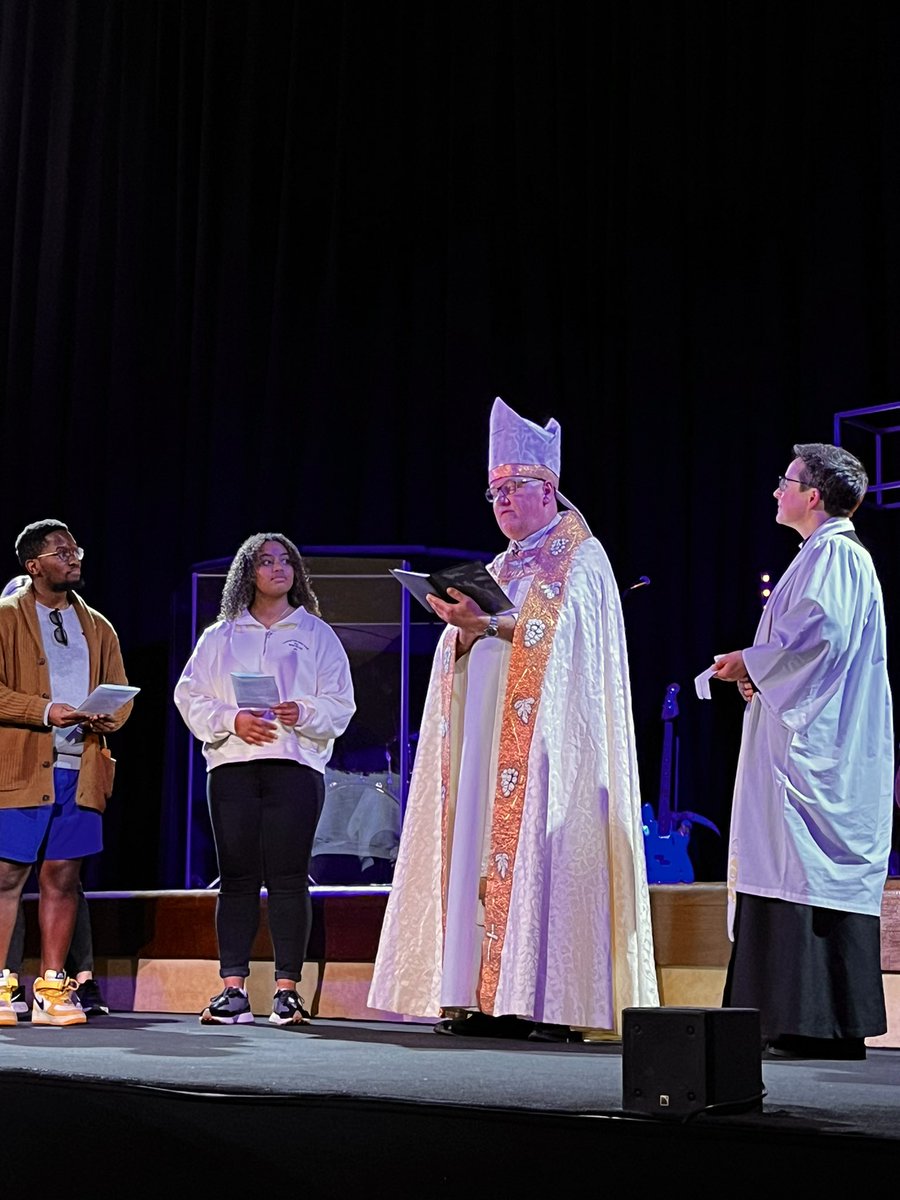 So great to have Bishop Neil @RevWarwick with us <a href="/StNBristol/">St Nicholas Bristol</a> last night for our Baptism &amp; Confirmation service. +Neil’s talk ‘Seeing is Believing’  linked Simeon’s words in Luke 2 “my eyes have seen the your salvation” to seeing Miles Davis live in concert.👌🏿