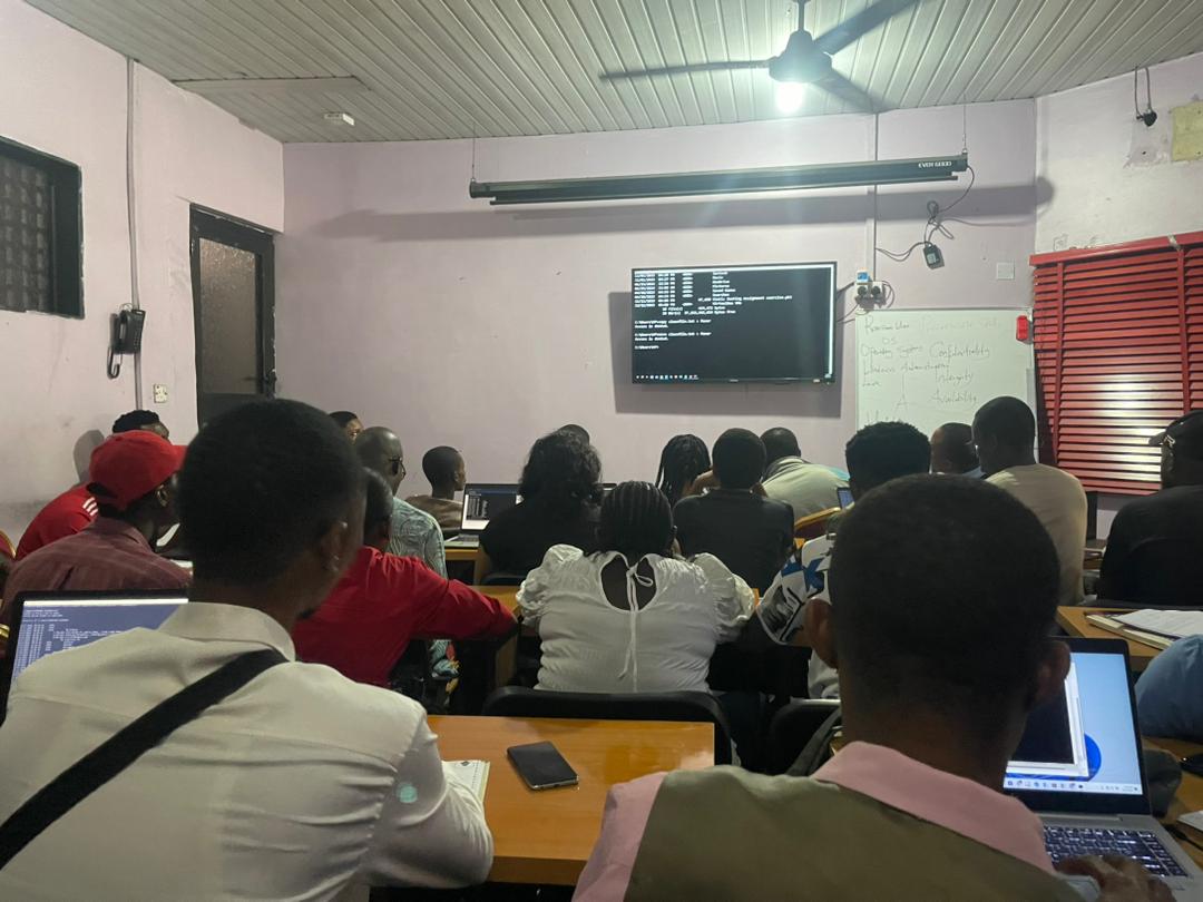 khctrades's tweet photo. First in-person session was spectacular! Big shoutout to the @3MTTNigeria team and Loctech Training Institute for this incredible partnership. Shaping the future of tech enthusiasts together! ๐ป๐
#3MTT #TechTraining #3mttprogram #3MTTLearningCommunity #FutureTechLeaders https://t.co/OQ5QrDVzI9