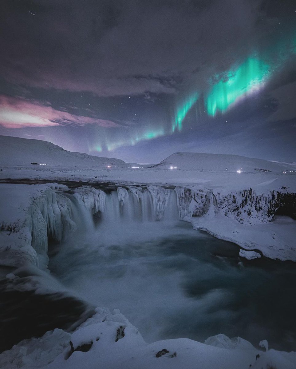 ArchieParris95's tweet photo. Lights for nights ...
#Iceland #explore #aurora #nordlys https://t.co/A1BJxIg2M9