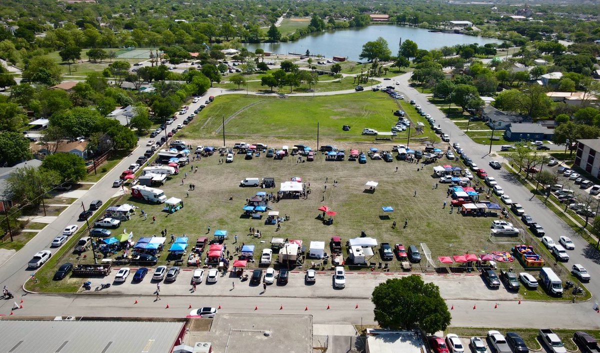 Looking for bbq teams to be a part of the greatest bbq event this side of Woodlawn Lake, Saturday 4/6/24.  
<a href="/MikeTaylorShow/">Mike Taylor</a> Bbq Cookoff all funds raised benefit <a href="/salarmysatx/">Salvation Army SATX</a>
Boys and Girls Club.  
Meeting this Saturday at 9am if you would like to help, contact  <a href="/TexMexFrank/">Tex Mex Frank</a>