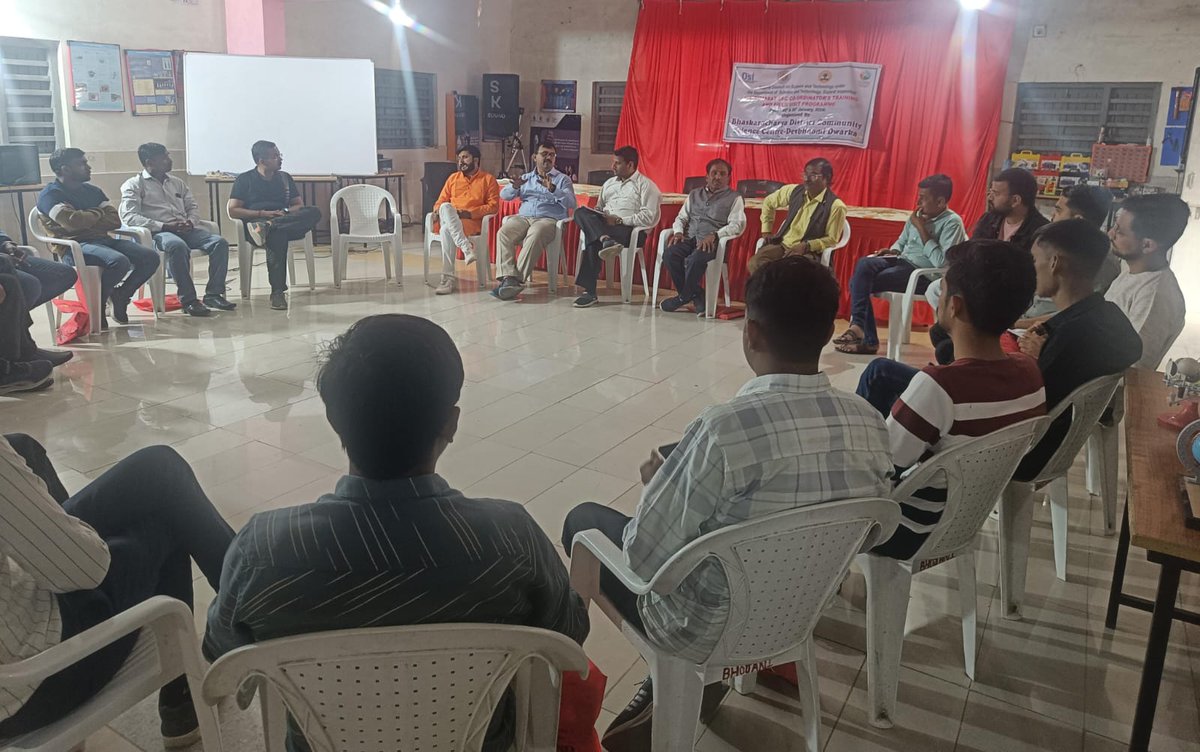 InfoGujcost's tweet photo. To empower the network of #CommunityScienceCentres across the #State, #GUJCOST has assigned State Level programs in various categories to each CSCs !
First program in this series commenced today at #DevbhumiDwarka.
The Program is consisting of #interactive sessions on National Education Policy and Vedic maths, sky gazing activities and so on.
CSC Coordinators/Communicators from across the Gujarat are participating in this program.
It will #empower all the CSCs and open the doors of collaborative efforts.
Wishing the program a grand success !