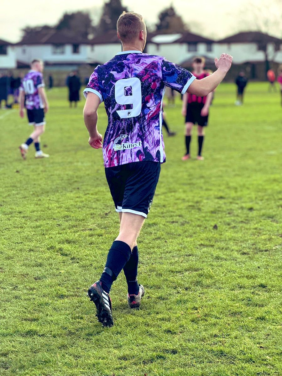 <a href="/CadoxtonImpsFC/">Cadoxton imps afc</a> 3 v 3 <a href="/ValeMadrid_FC/">Vale Madrid Football Club</a> 

Look at that kit 🤩