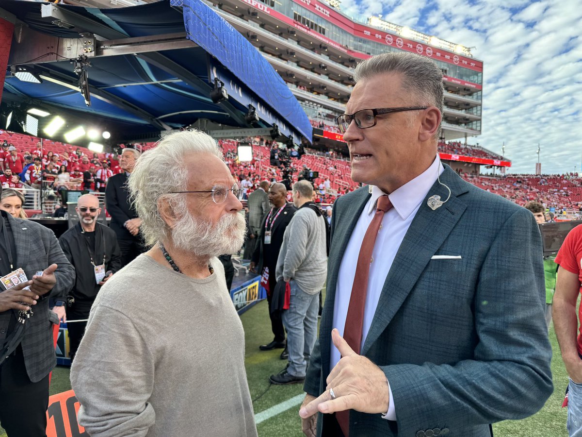 BobWeir's tweet photo. “Niners know how…”
Romeo Okwara - a great dude. I was wishin’ I coulda wished him better luck https://t.co/bk5G1BqwQ9