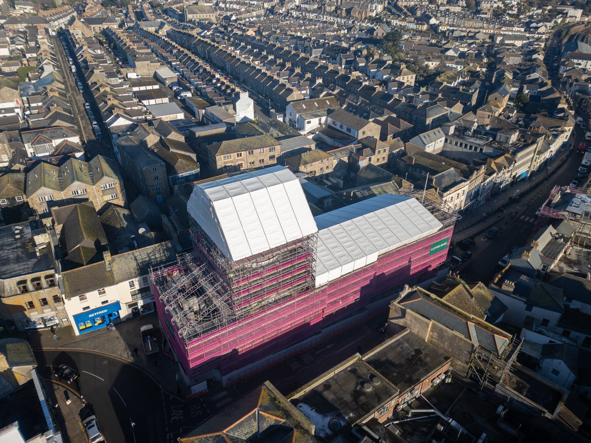 Drone footage of Lloyds Bank Penzance.  We have nearly completed the project.  Fantastic to be working on such a iconic building.

vimeo.com/907478169?shar…