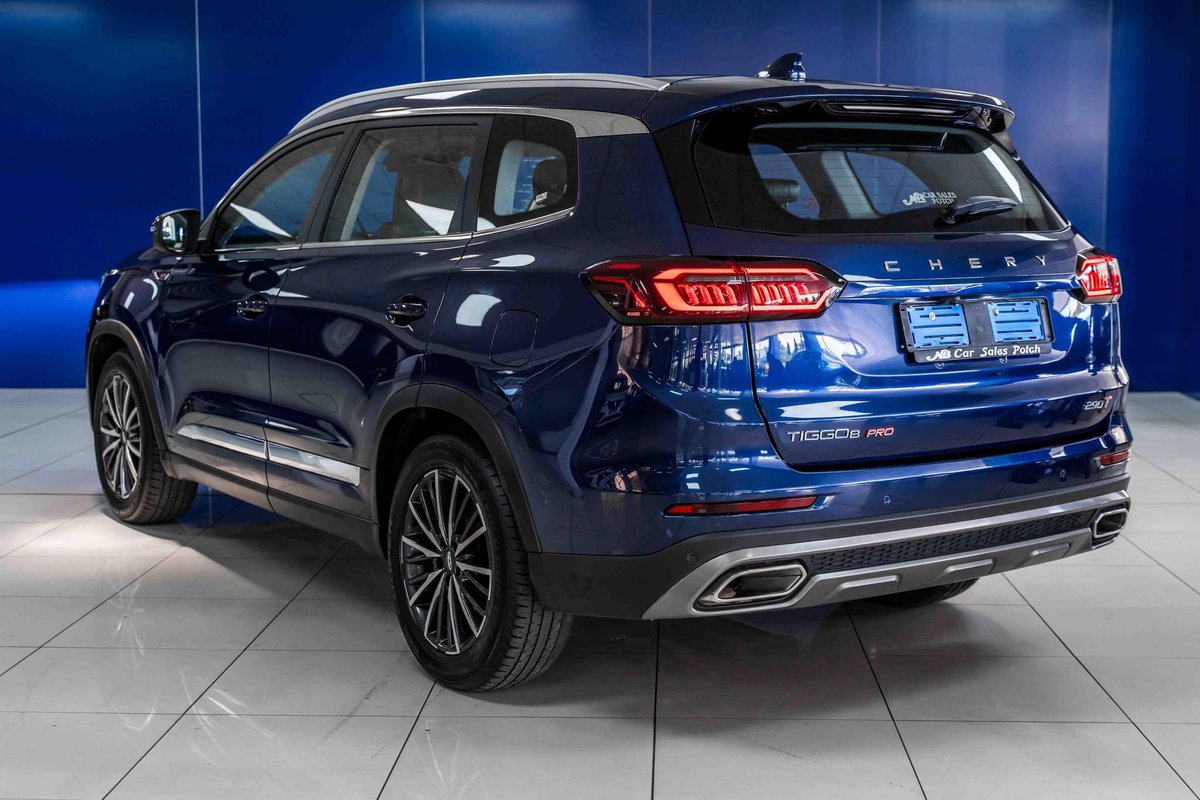 SAutosolutions's tweet photo. The 2022 Chery Tiggo 8 Pro 1.6TGDi, a harmonious blend of cutting-edge technology and sophisticated design. 

2022 | 50,874KMs | Automatic | Petrol | R539,990 🎈

📍Potchefstroom, South Africa

#cherry #cherytiggo #cherytiggo8pro #chery #cars #suspended #adultingshowmax https://t.co/urTFCdA1eY