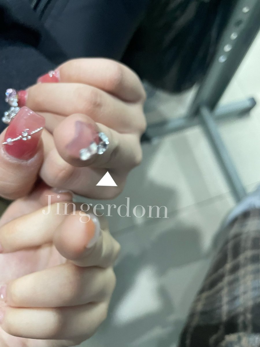Jingerdom1's tweet photo. 好久没有用中指鄙视你了 畜生 #鞋底 #ATM #白给 #提款机 #吐钱 #人型提款机 #榨金 https://t.co/XpdojCfRbX