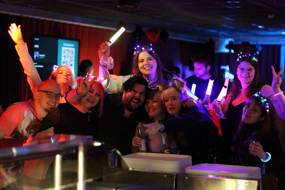 _Miinu's tweet photo. I spent the weekend at #desuconfrostbite and I had the most amazing time! I actually managed to get into costume on all three days. Group cosplays, partying, karaoke, #woltradesucon #woltradedesucon, great shows and amazing people. Thank you so much everyone, this was the best 💜 https://t.co/cOreFXgPrI