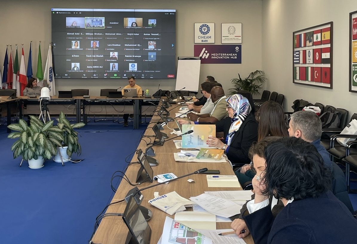 #STARTUP10 project 🚀The International Training Course for Innovation Coach, started today at CIHEAM Bari, bringing together 23 innovation coaches from 10 countries: 🇦🇱🇩🇿🇧🇦🇪🇬🇪🇹🇯🇴🇰🇪🇱🇧🇹🇳🇺🇬, who are among the staff of the 22 incubators involved in the project.